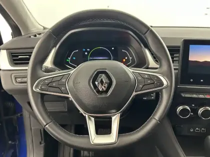 Photo 23 Renault Captur  E-Tech full hybrid 145