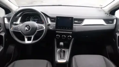 Photo 8 Renault Captur  E-Tech full hybrid 145