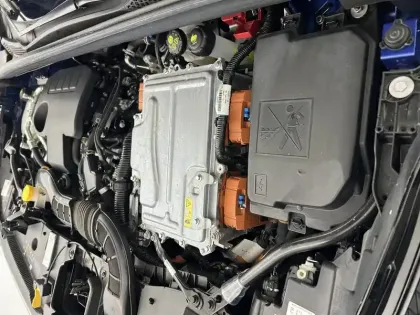 Photo 35 Renault Captur  E-Tech full hybrid 145