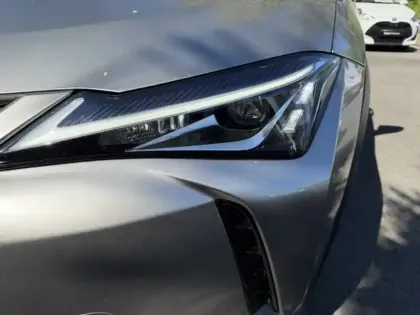 Photo 18 Lexus UX 250H 2WD Premium Edition