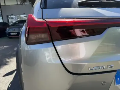 Photo 17 Lexus UX 250H 2WD Premium Edition