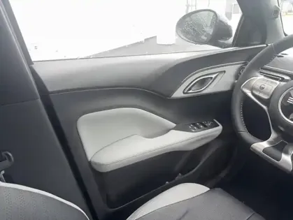 Photo 10 BYD Dolphin Surf 43.2 kWh 156 ch Comfort 5p
