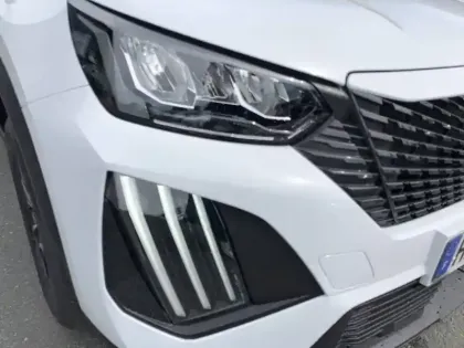 Photo 35 Peugeot 2008  Hybrid 110 e-DCS6