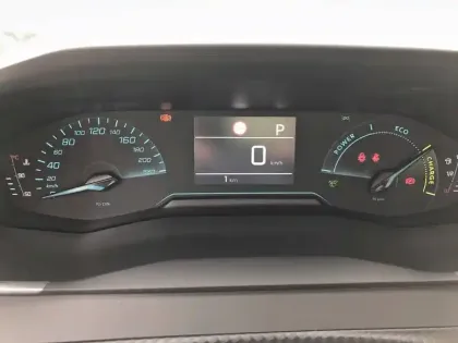 Photo 29 Peugeot 2008  Hybrid 110 e-DCS6