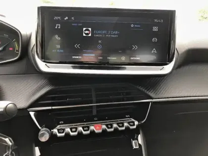 Photo 34 Peugeot 2008  Hybrid 110 e-DCS6