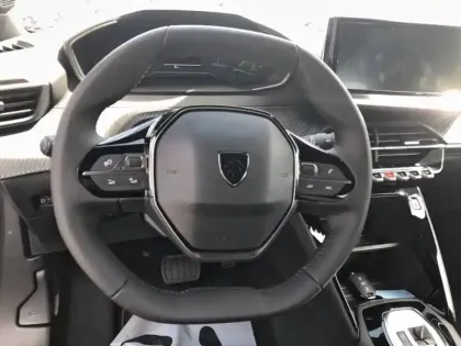 Photo 8 Peugeot 2008  Hybrid 110 e-DCS6