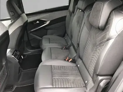 Photo 11 Peugeot 5008  Hybrid 145 ch e-DCS6