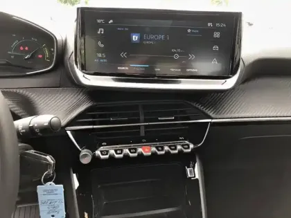 Photo 34 Peugeot 2008  Hybrid 110 e-DCS6