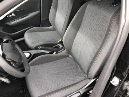 Photo 10 Peugeot 208  Hybrid 110 ch e-DCS6