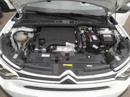 Photo 6 Citroën C4  PureTech 130 S&S EAT8 Shine Pack