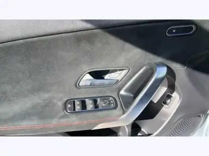 Photo 15 Mercedes Classe A 250 e Hybrid EQ AMG Line