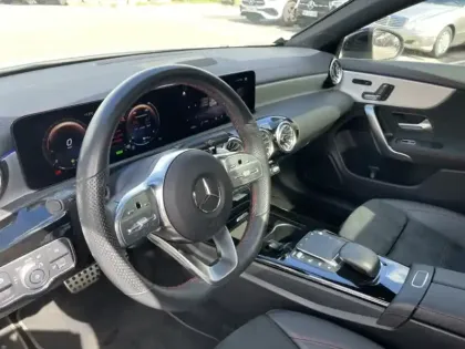 Photo 15 Mercedes CLA  250 e Coupé AMG Line