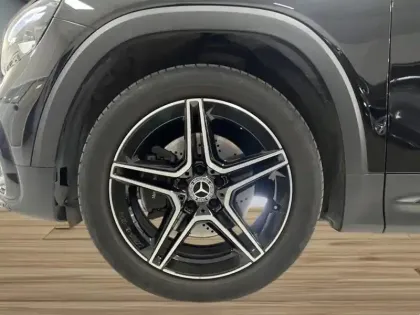 Photo 8 Mercedes GLB 200 d AMG Line