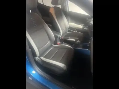 Photo 10 Kia Stonic  1.0 T-GDi 100ch Blue Edition