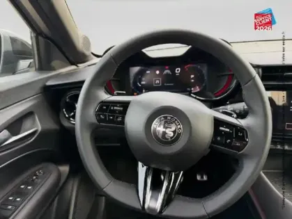 Photo 11 Alfa Romeo Junior  1.2 Ibrida 136ch Speciale DCT6