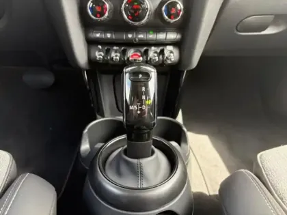 Photo 25 Mini Mini  Cooper 136ch Edition Premium Plus BVA7