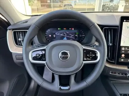 Photo 6 Volvo XC60  T6 Hybride Rechargeable 253 + 145ch Plus Style Dark Geartronic 8 AWD