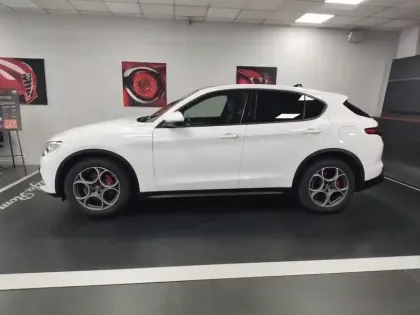 Photo 18 Alfa Romeo Stelvio  2.2 Diesel 190ch Sprint Q4 AT8 MY22