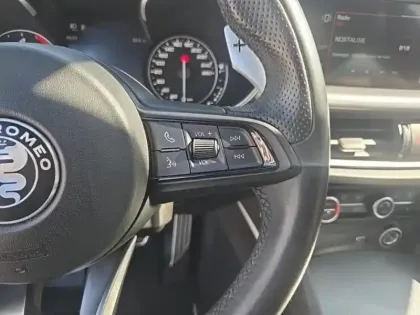 Photo 14 Alfa Romeo Stelvio  2.2 Diesel 190ch Sprint Q4 AT8 MY22