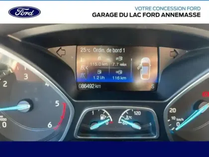 Photo 9 Ford Kuga  2.0 TDCi 150ch Stop&Start Vignale 4x2 Euro6.2