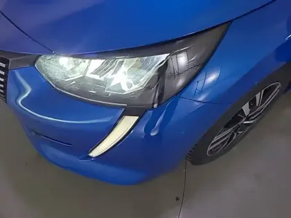 Photo 35 Peugeot 208  PureTech 130 S&S EAT8