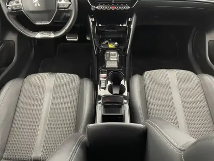 Photo 24 Peugeot 208  Electrique 50 kWh 136ch