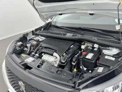 Photo 14 Peugeot 2008  PureTech 100 S&S BVM6