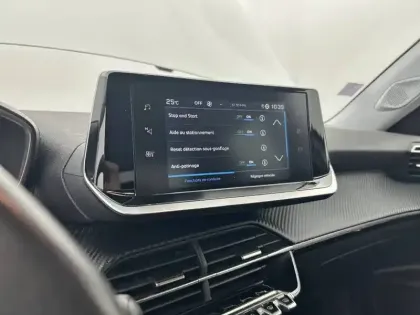 Photo 19 Peugeot 2008  PureTech 100 S&S BVM6