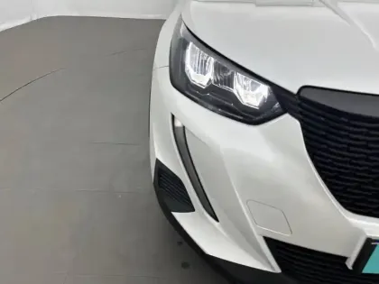 Photo 15 Peugeot 2008  PureTech 100 S&S BVM6