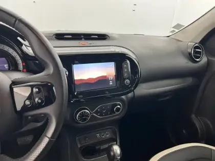 Photo 31 Renault Twingo  III Achat Intégral - 21