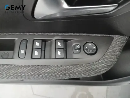 Photo 12 Peugeot 208  PureTech 100 S&S BVM6