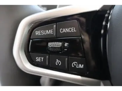 Photo 6 BMW Serie 3 330e xDrive 292 ch BVA8