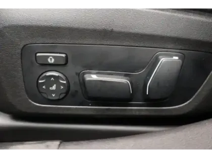 Photo 8 BMW Serie 3 330e xDrive 292 ch BVA8