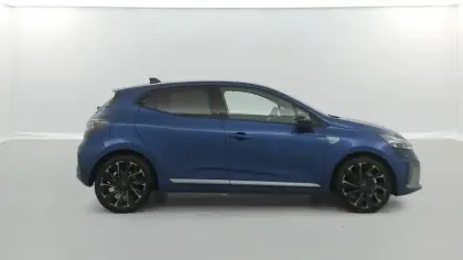 Photo 14 Renault Clio  E-Tech full hybrid 145