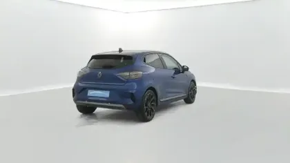 Photo 13 Renault Clio  E-Tech full hybrid 145