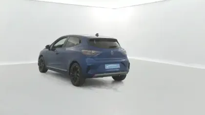 Photo 11 Renault Clio  E-Tech full hybrid 145