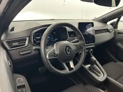Photo 18 Renault Clio  E-Tech full hybrid 145