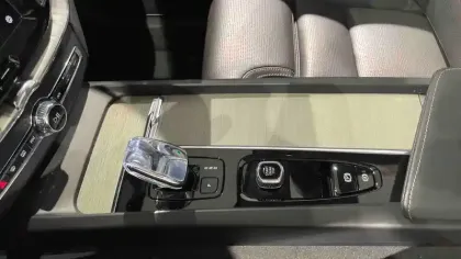 Photo 40 Volvo XC60  T6 AWD Hybride rechargeable 253 ch+145 ch Geartronic 8