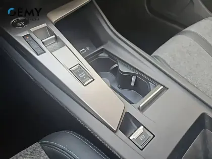 Photo 28 Peugeot 408  PHEV 225 e-EAT8