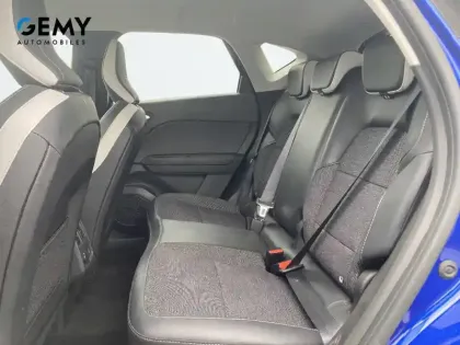 Photo 9 Renault Captur  E-Tech full hybrid 145