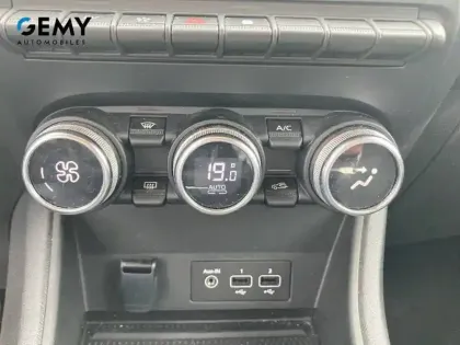 Photo 13 Renault Captur  E-Tech full hybrid 145
