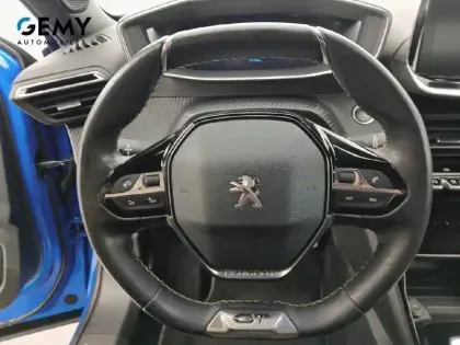 Photo 12 Peugeot 2008  PureTech 130 S&S BVM6