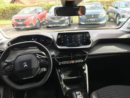 Photo 9 Peugeot 208  Electrique 50 kWh 136ch