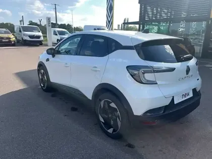 Photo 12 Renault Captur  E-Tech full hybrid 145 ch