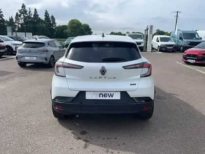 Photo 39 Renault Captur  E-Tech full hybrid 145 ch