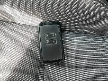 Photo 47 Renault Captur  E-Tech full hybrid 145 ch