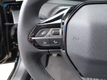 Photo 18 Peugeot 208  PureTech 100 S&S BVM6