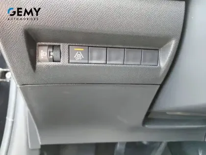 Photo 16 Peugeot 208  PureTech 100 S&S BVM6