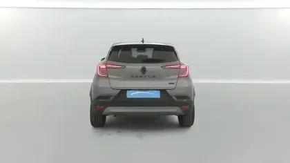 Photo 12 Renault Captur  E-Tech full hybrid 145 ch