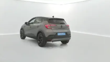 Photo 11 Renault Captur  E-Tech full hybrid 145 ch